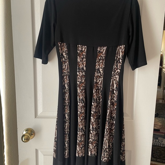 Cute flair Dress - Picture 3 of 5